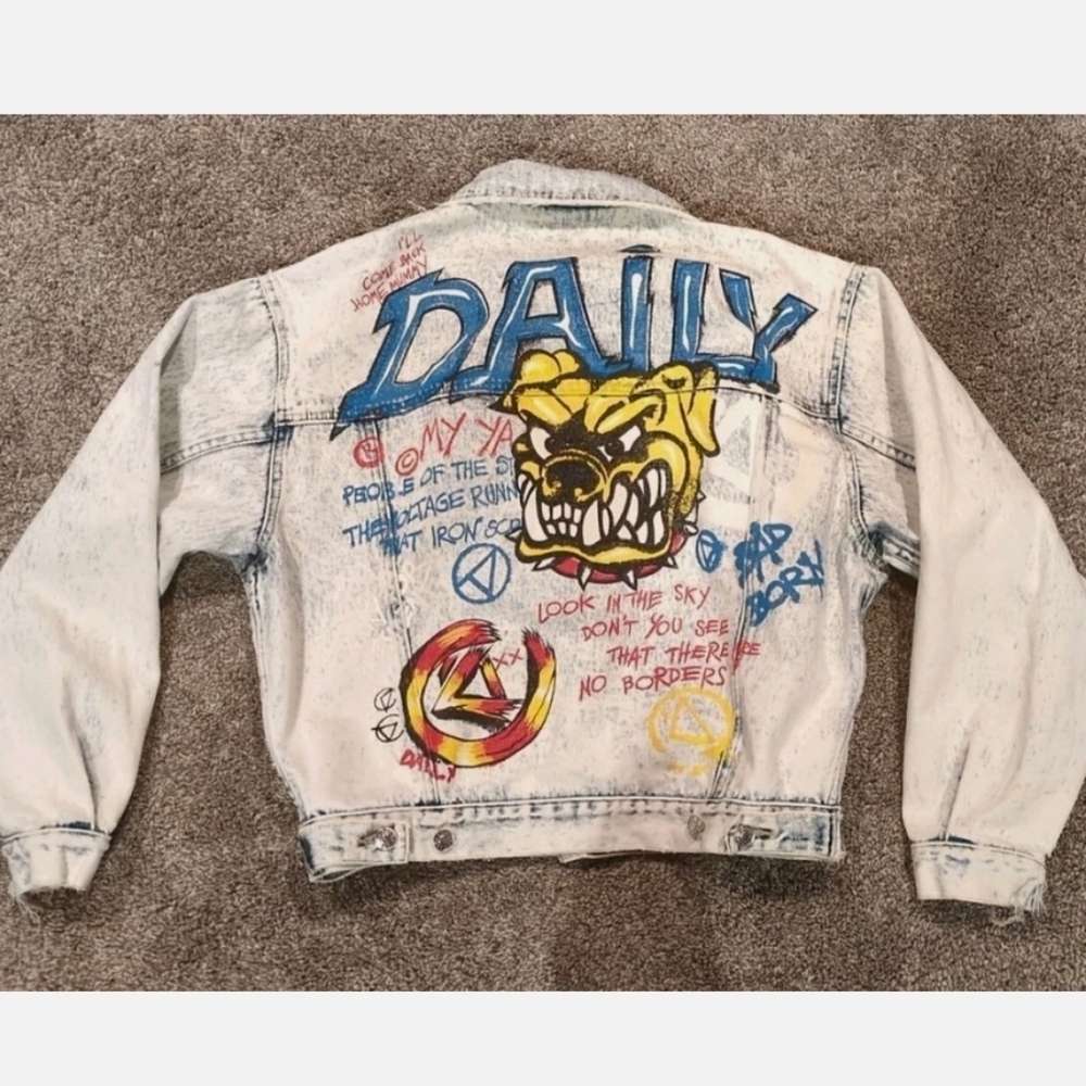 Vintage DAILY JEANS Graffiti Style Art Button Up Rare Jean Jacket